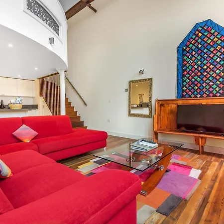 6 Rose Chapel Penthouse *