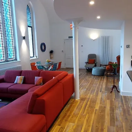 6 Rose Chapel Penthouse Apartment *
