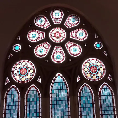 6 Rose Chapel Penthouse Apartment *